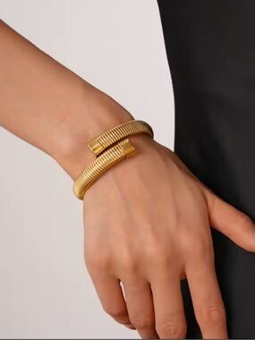 18K Stainless Steel Elastic Bracelet. Wide Chunky Spiral Open Bangle. Waterproof